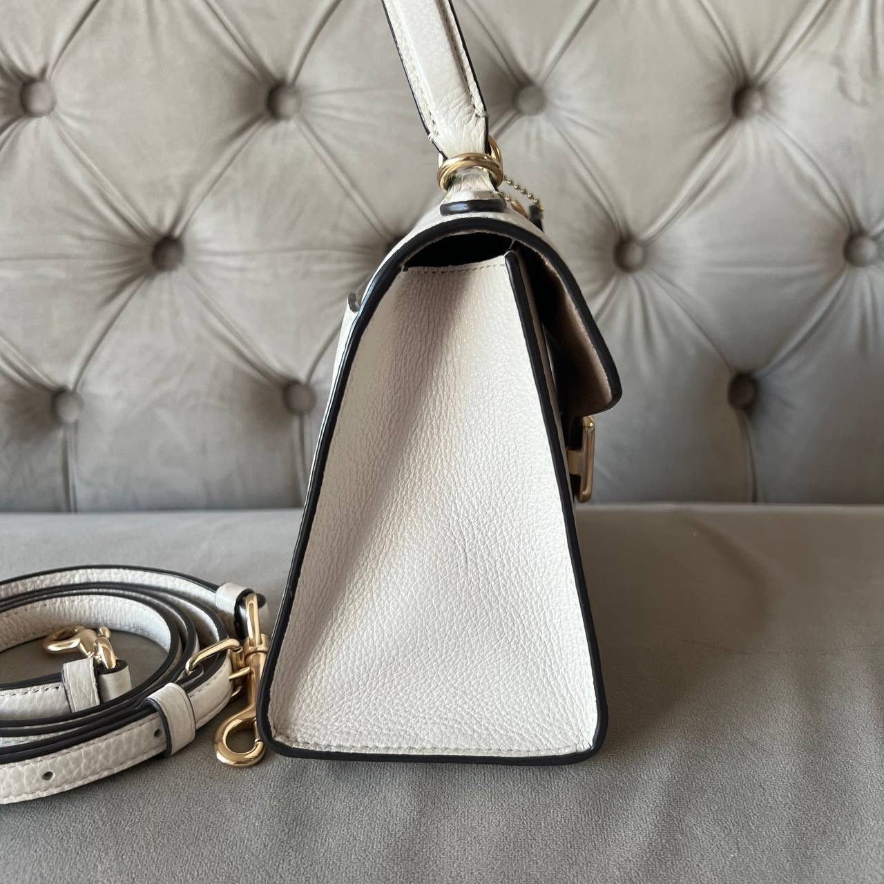 COACH PEPPER (White)