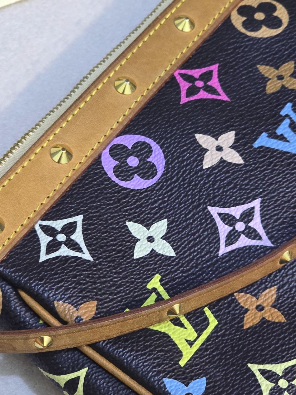 LVVGV 2003 BLACK MULTICOLOR POCHETTE