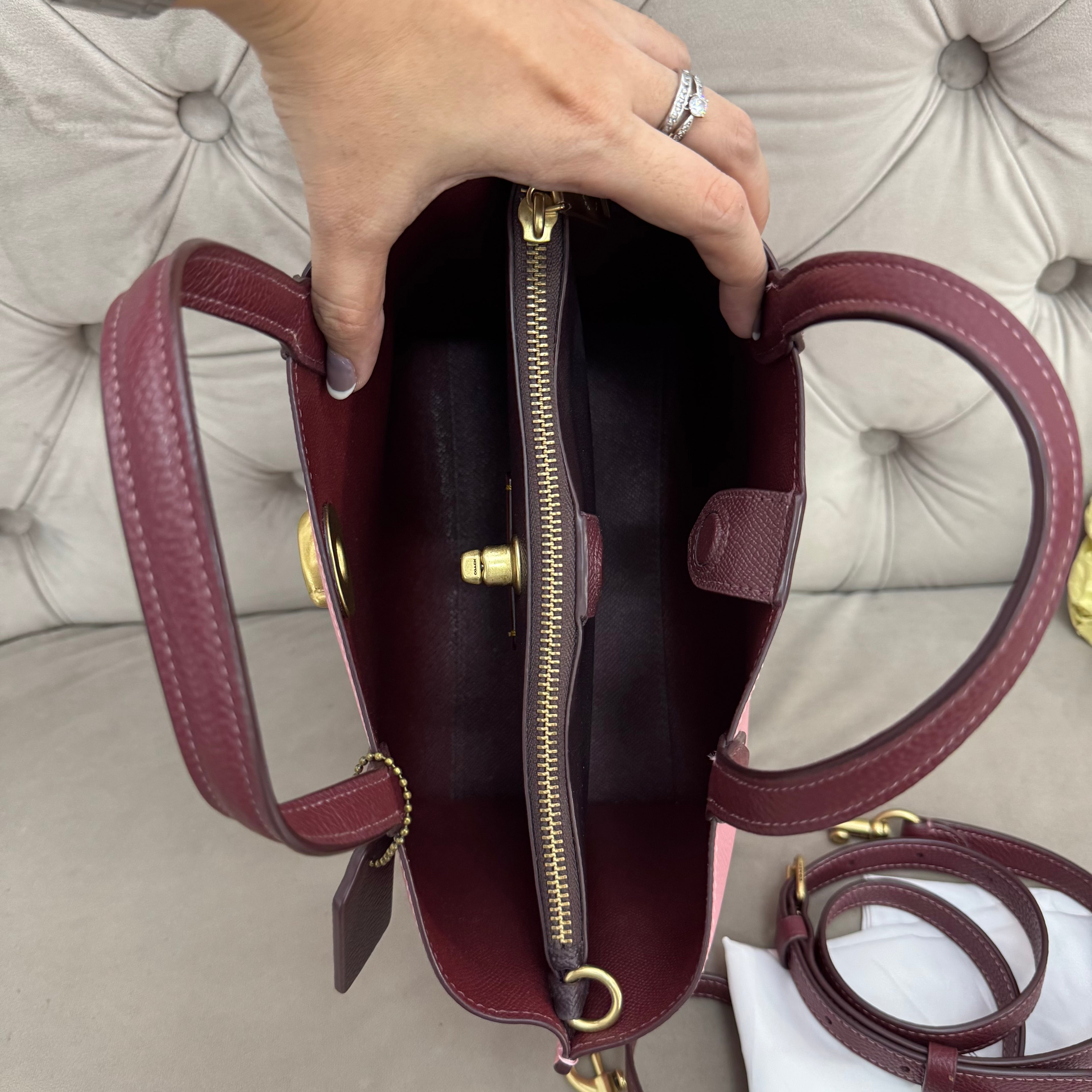 COACH WILLOW TOTE 24 BAG | BUBBLEGUM COLORBLOCK