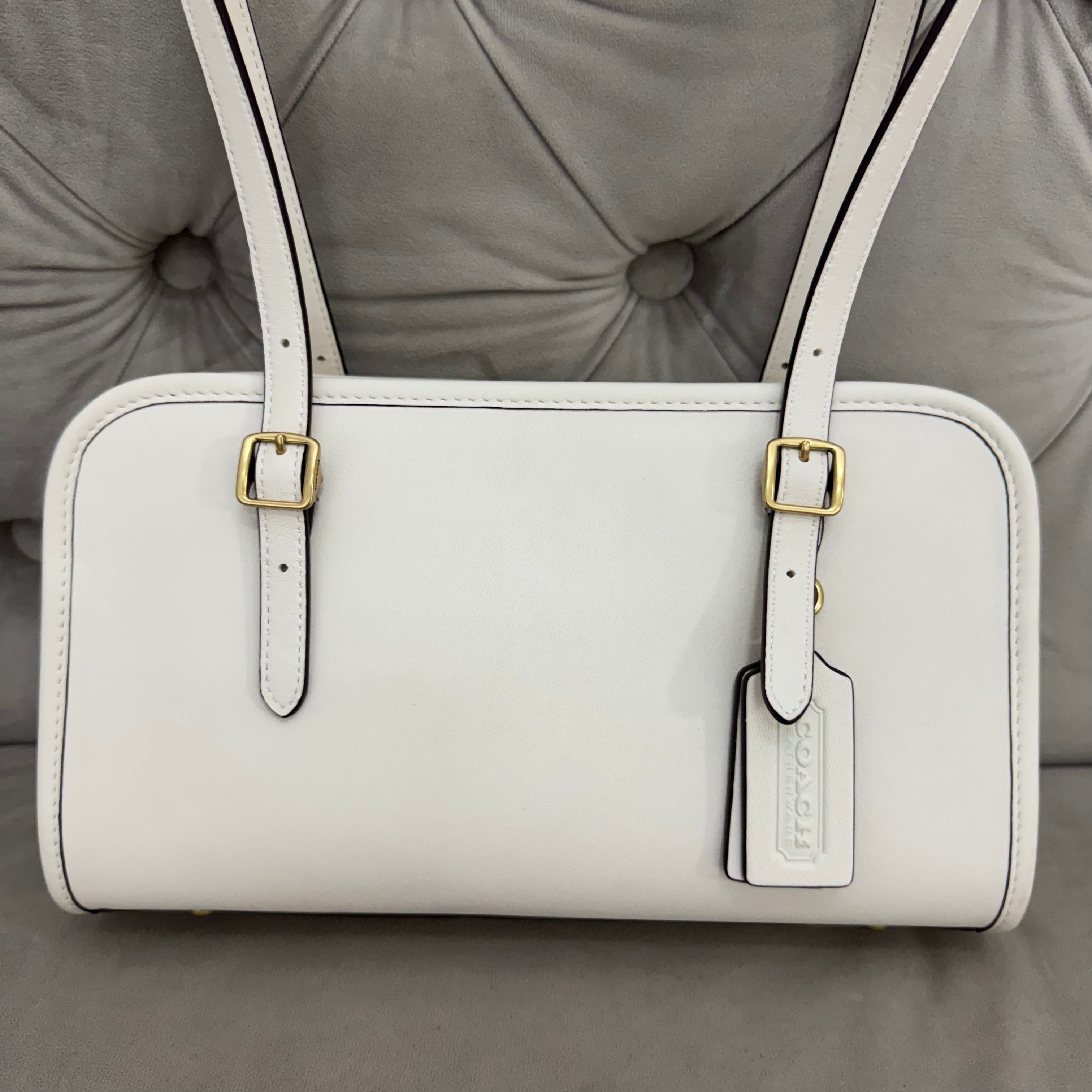 COACH SWING ZIP BAG | CHALK WHITE