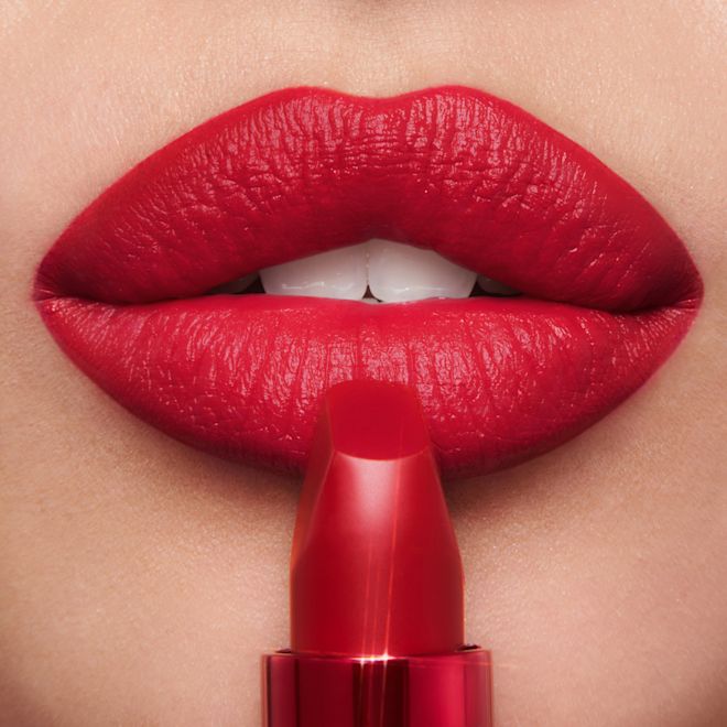 CHARLOTTE TILBURY MATTE REVOLUTION LIPSTICK (Holywood Vixen)) ⎪1.1G