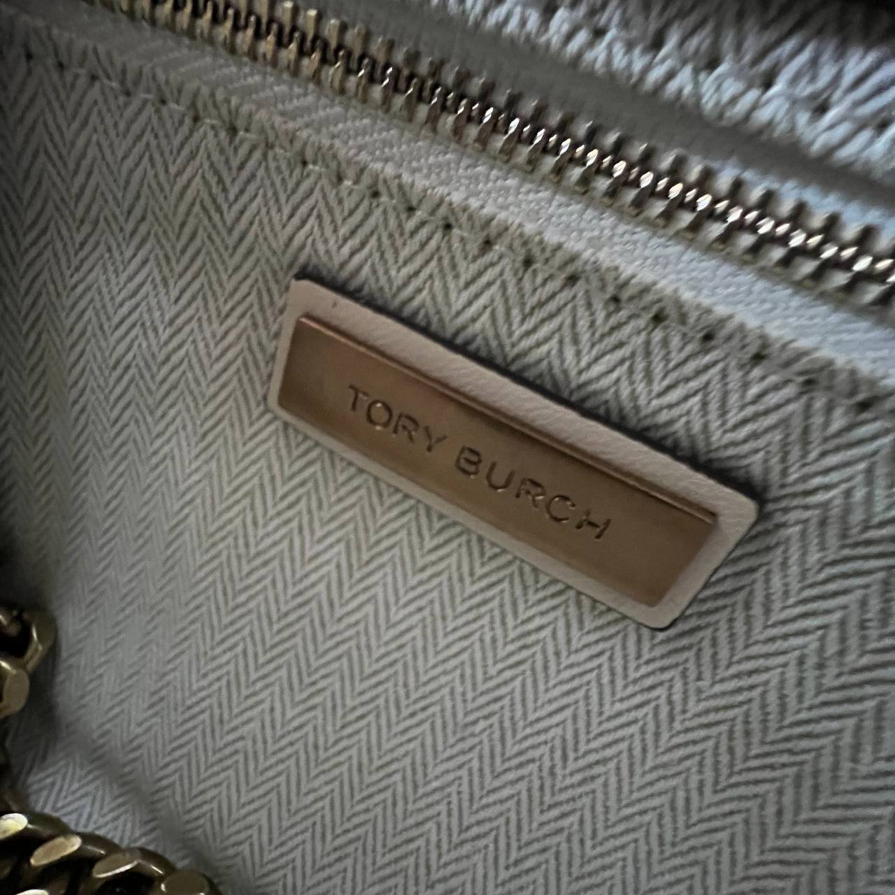 TORY BURCH KIRA CHEVRON CONVERTIBLE SHOULDER BAG | CREAM