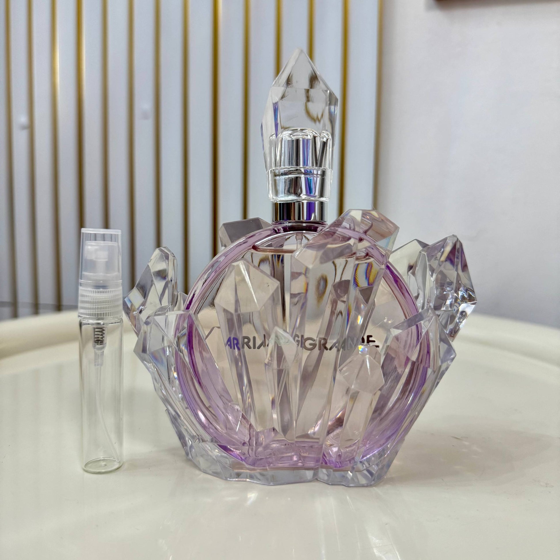 (DECANTS) ARIANA GRANDE REM
