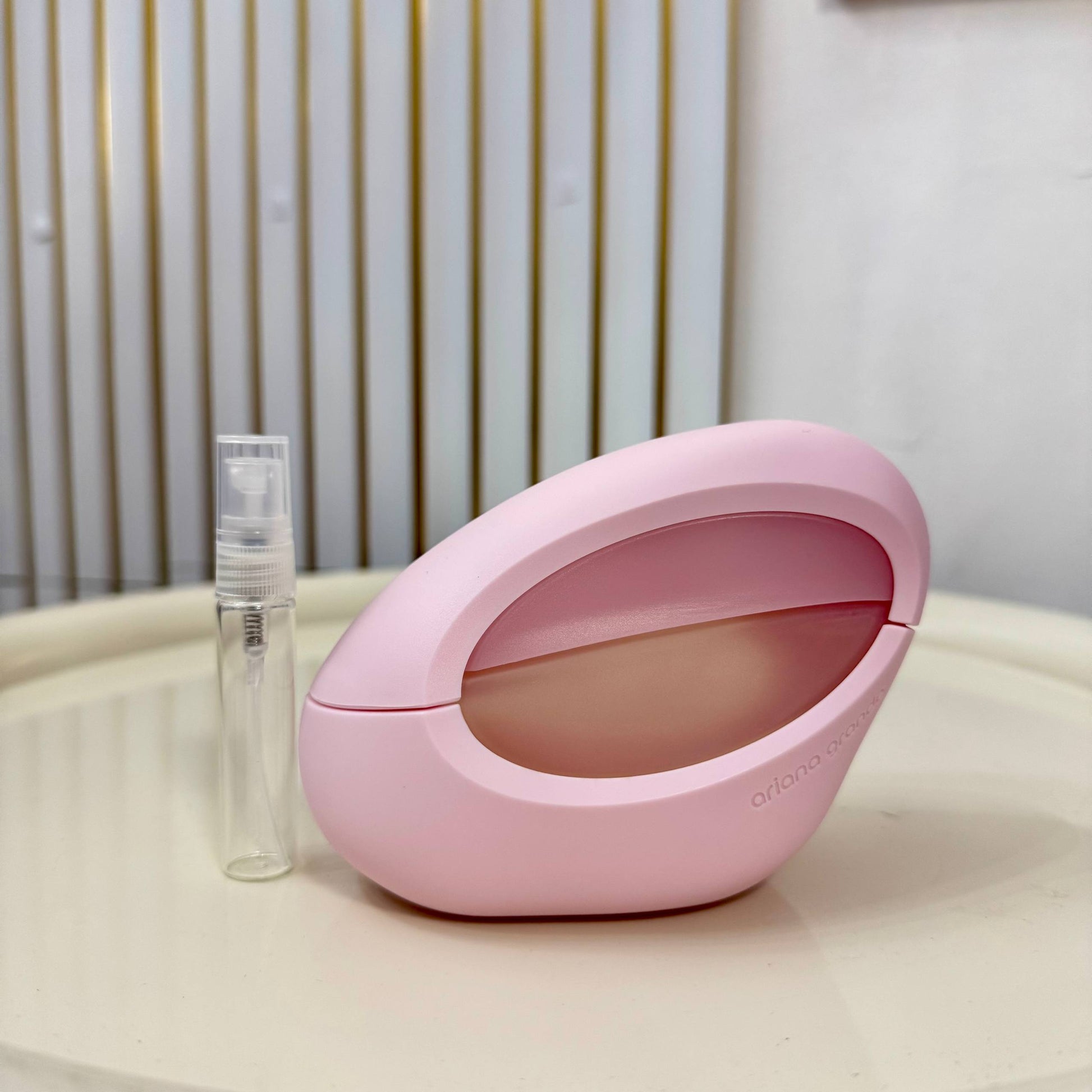 (DECANTS) ARIANA GRANDE MOD BLUSH
